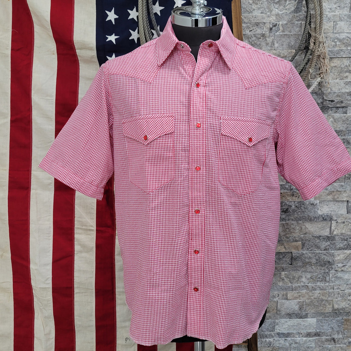 Wing Man- Men's Short Sleeve Seersucker Check (Red)