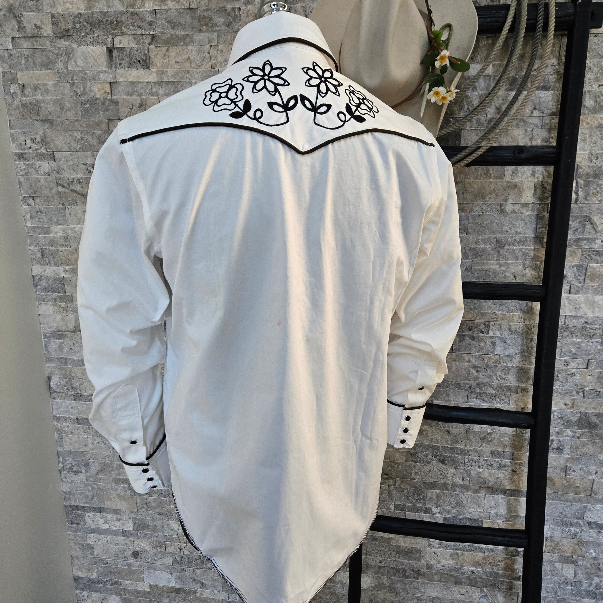 Field Bloom Roper- Men's White Chainstitched Western Shirt Field Bloom Roper- Men's White Chainstitched Western Shirt
