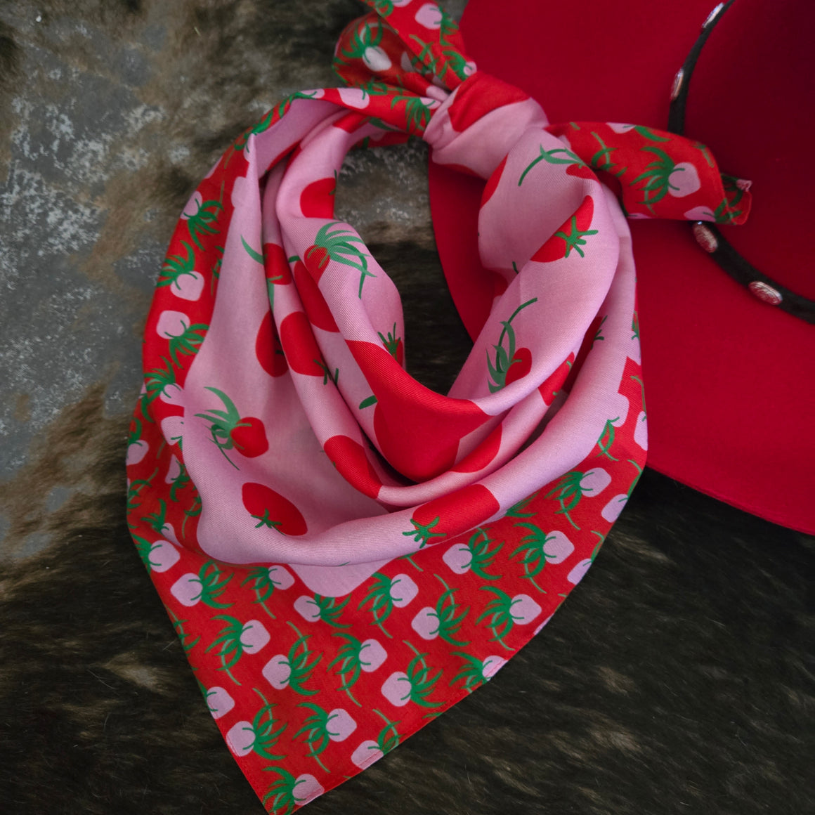 Bandana- Tomatoes on the Vine