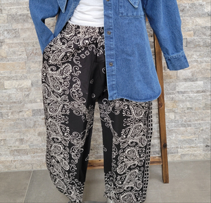Lounge Set- Women's 2 pc Black Bandana Print