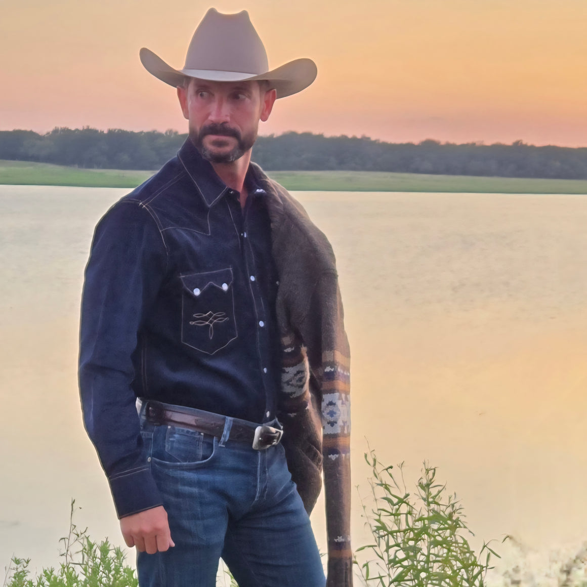 The Highwayman- Men's Long Sleeve Navy Corduroy Western Shirt